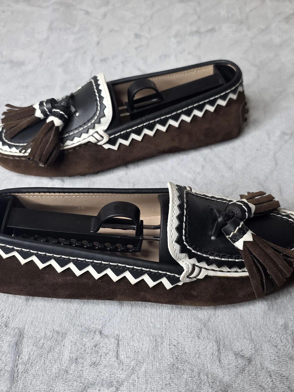 Tod's Brown Suede Loafers with Black Trim And Tassels. Womens Sz 36 ( US 6 ) - Picture 6 of 8